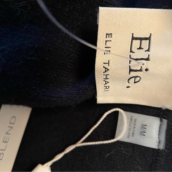 Elite Tahari Cropped Jacket - Picture 6 of 9